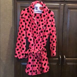 Pink Vs XS robe
